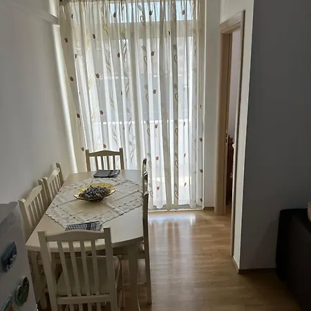 Apartment Friendly Center Tirana